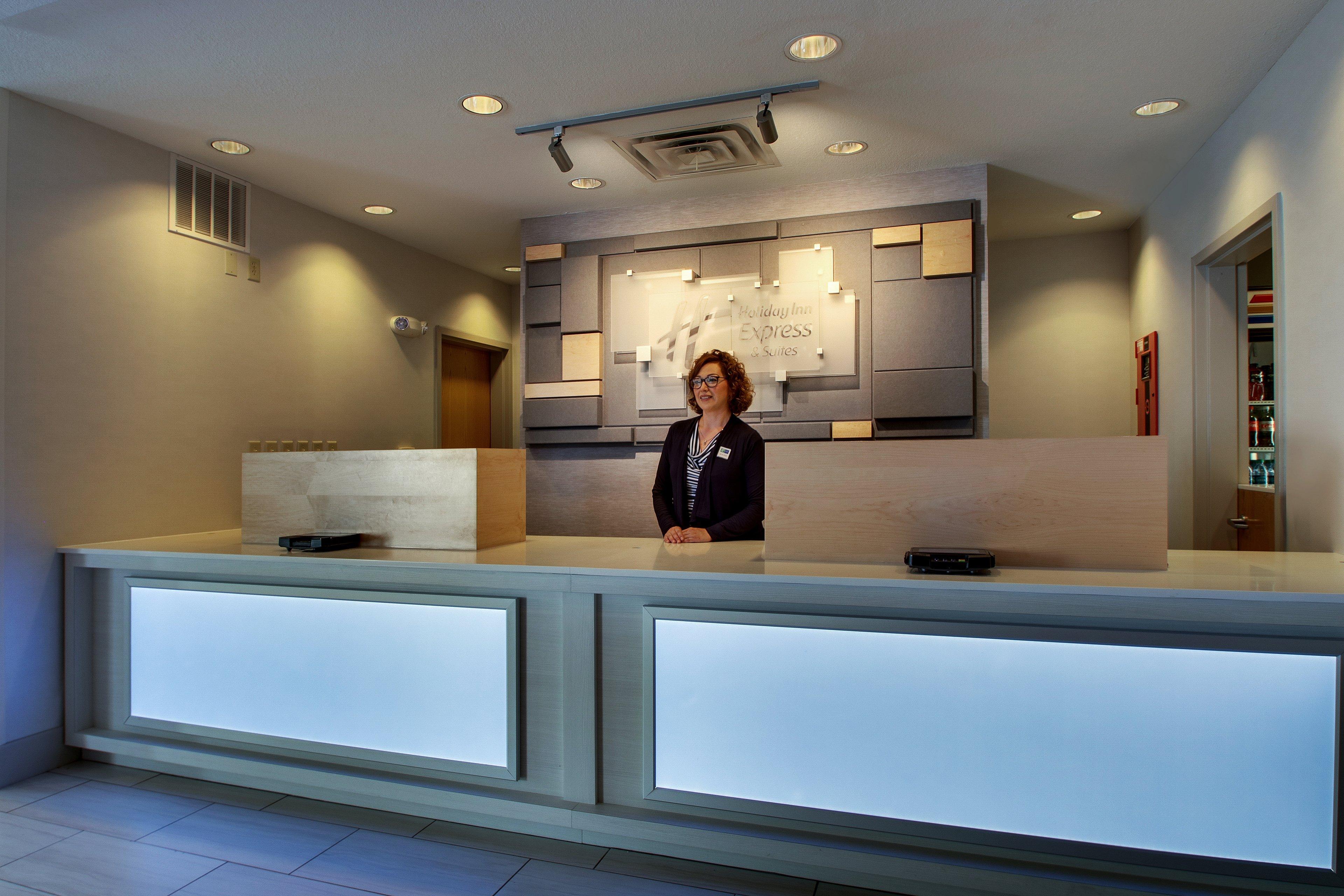 Holiday Inn Express Hotel & Suites Morris By Ihg Exterior foto